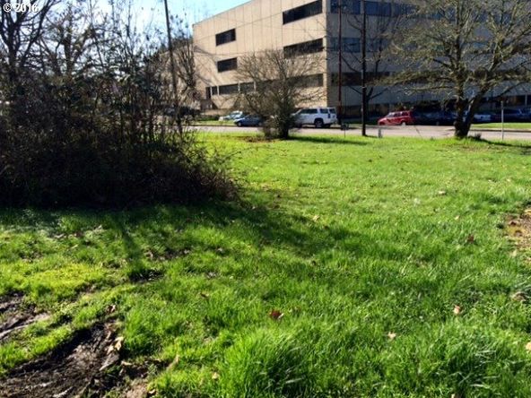 295 SE Fowler St, Roseburg, OR 97470